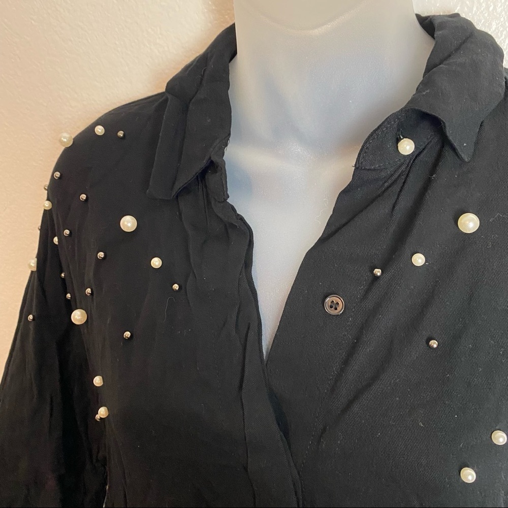 Zara black button up top with pearls on the shoulders - Picture 13 of 13